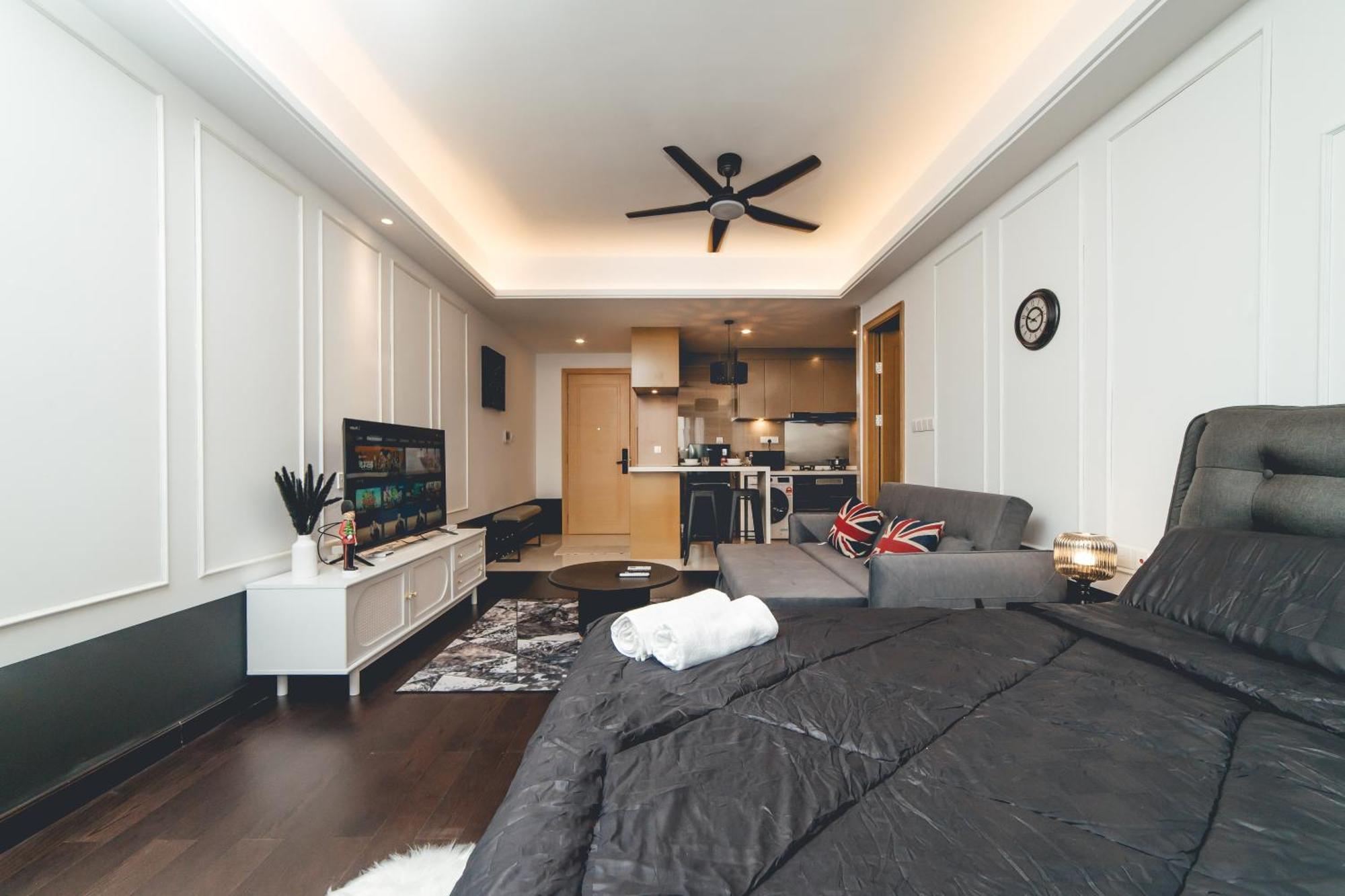 R&f Ebon Elegance 1br 5mins Ciq By Our * Johor Bahru
